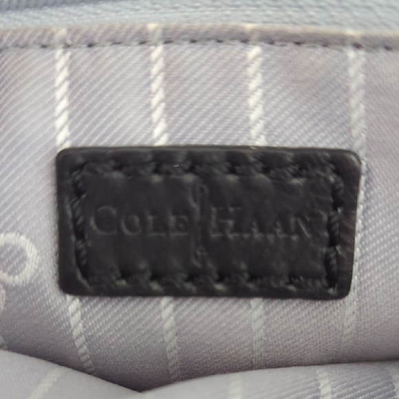 Quilted Black and Gold Crossbody Bag - Picture 10 of 11